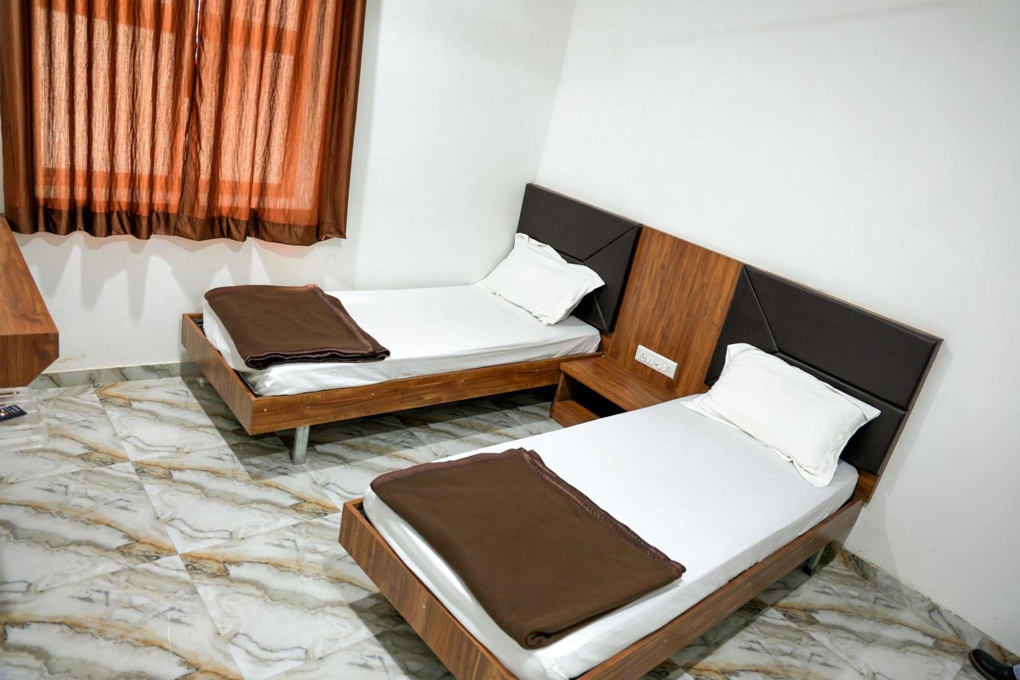 Hotel Aaram Kalupur Ahmedabad Eksteriør bilde