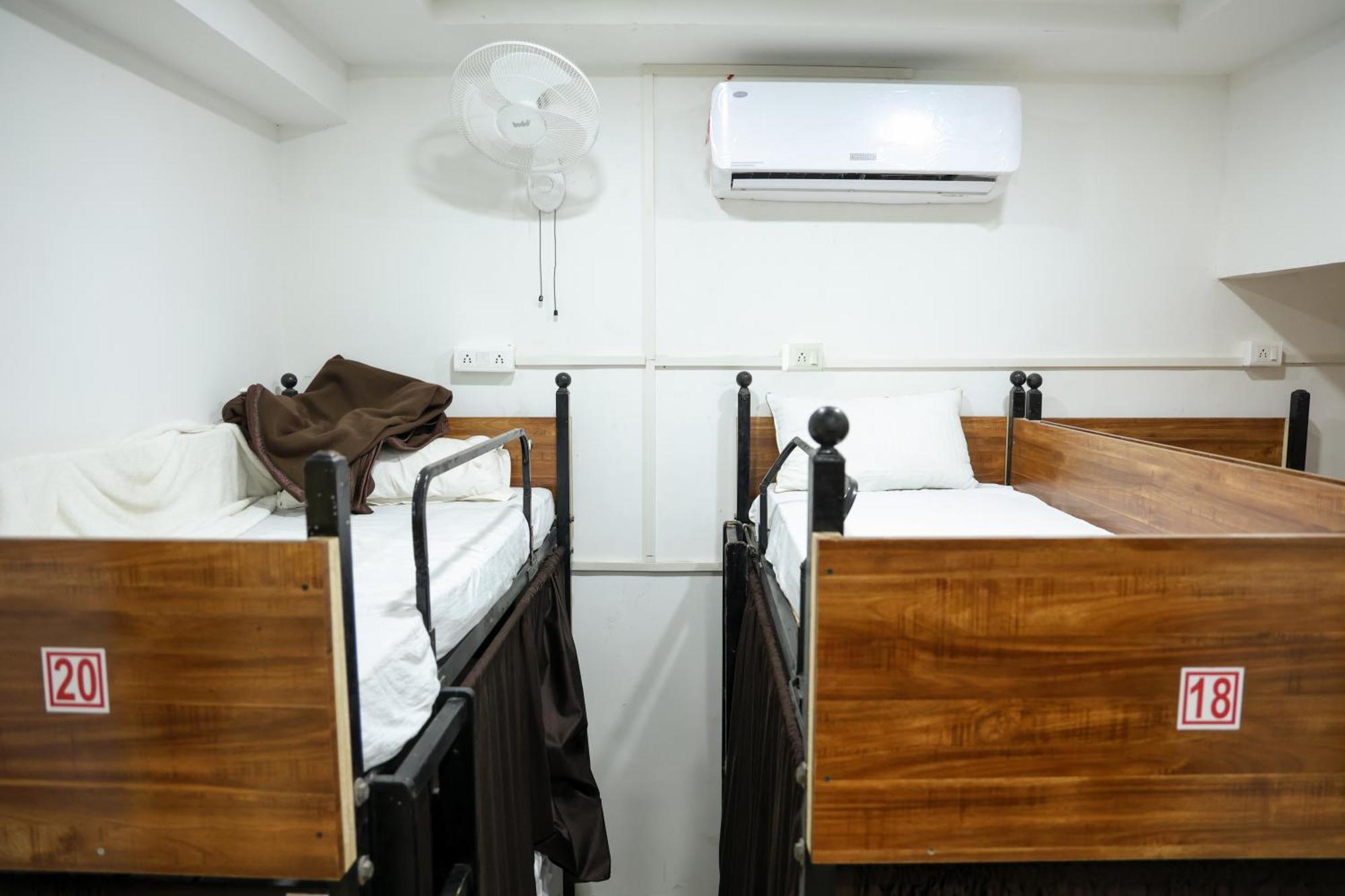 Hotel Aaram Kalupur Ahmedabad Eksteriør bilde