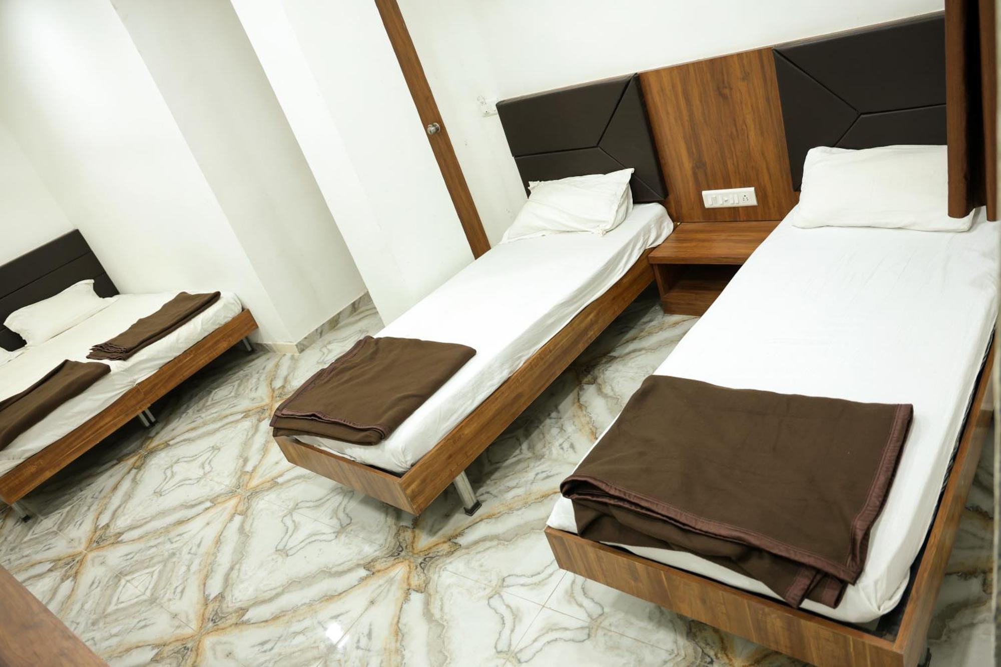 Hotel Aaram Kalupur Ahmedabad Eksteriør bilde