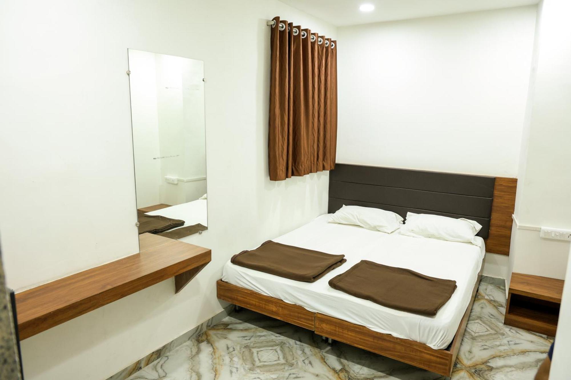 Hotel Aaram Kalupur Ahmedabad Eksteriør bilde
