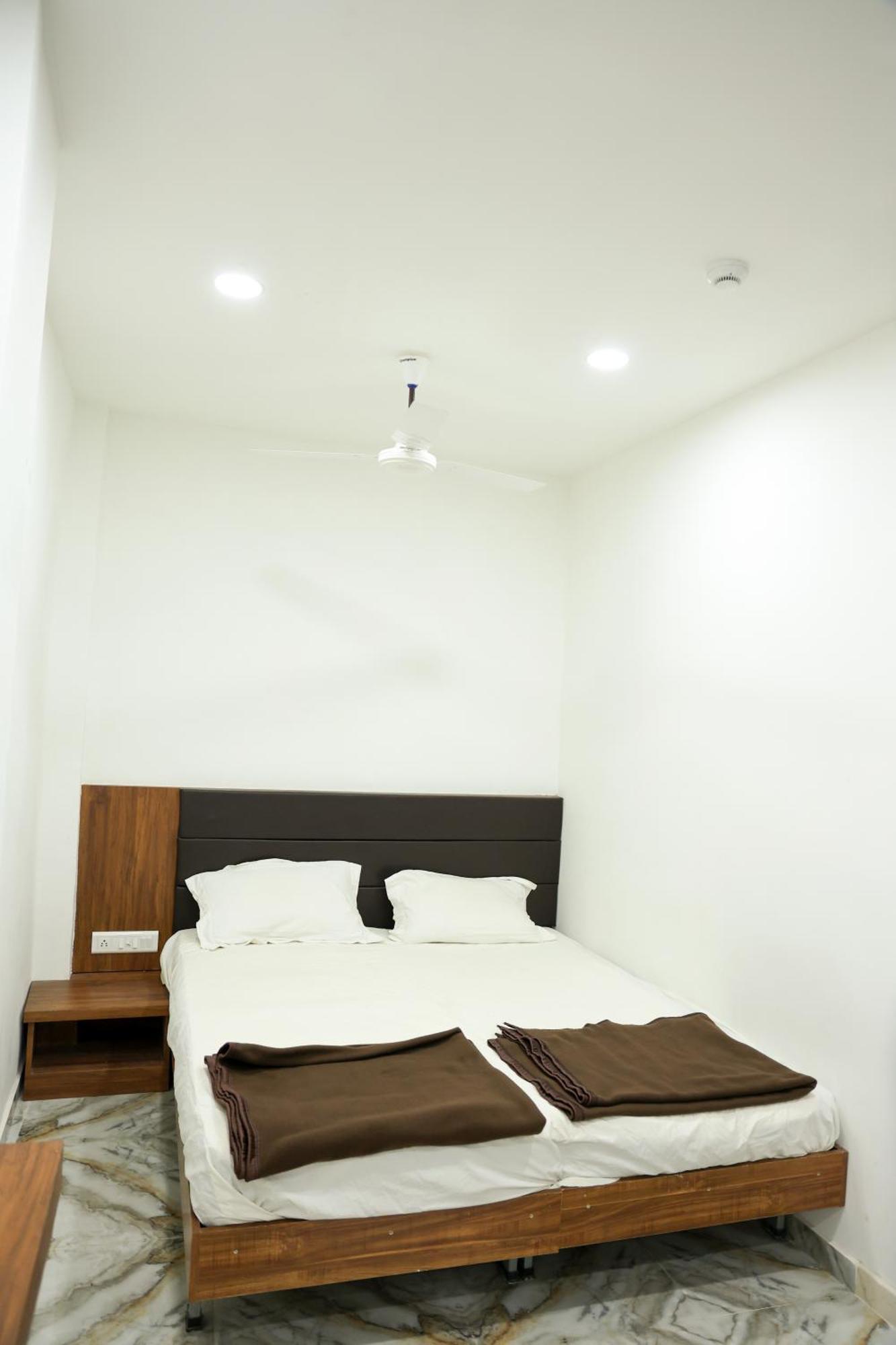 Hotel Aaram Kalupur Ahmedabad Eksteriør bilde