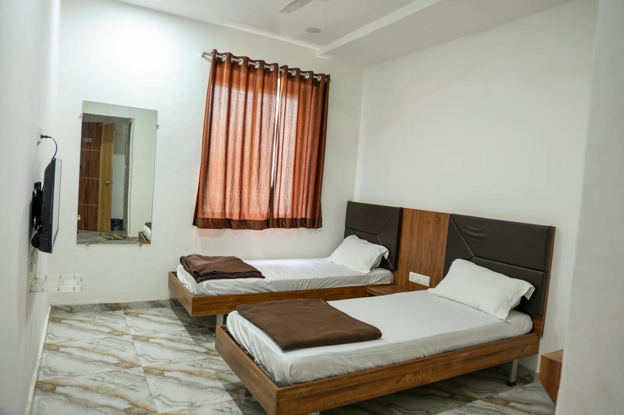 Hotel Aaram Kalupur Ahmedabad Eksteriør bilde