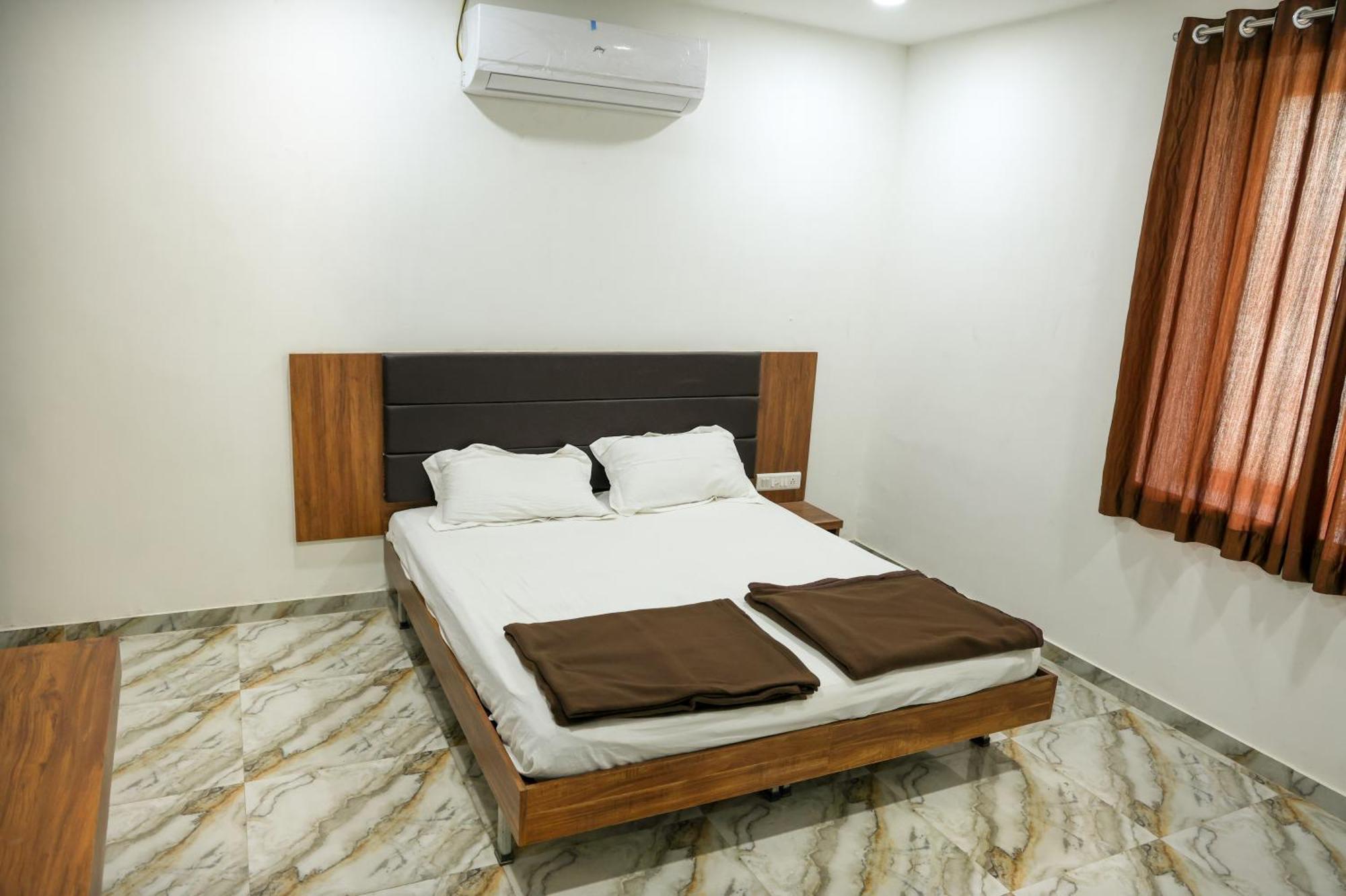 Hotel Aaram Kalupur Ahmedabad Eksteriør bilde