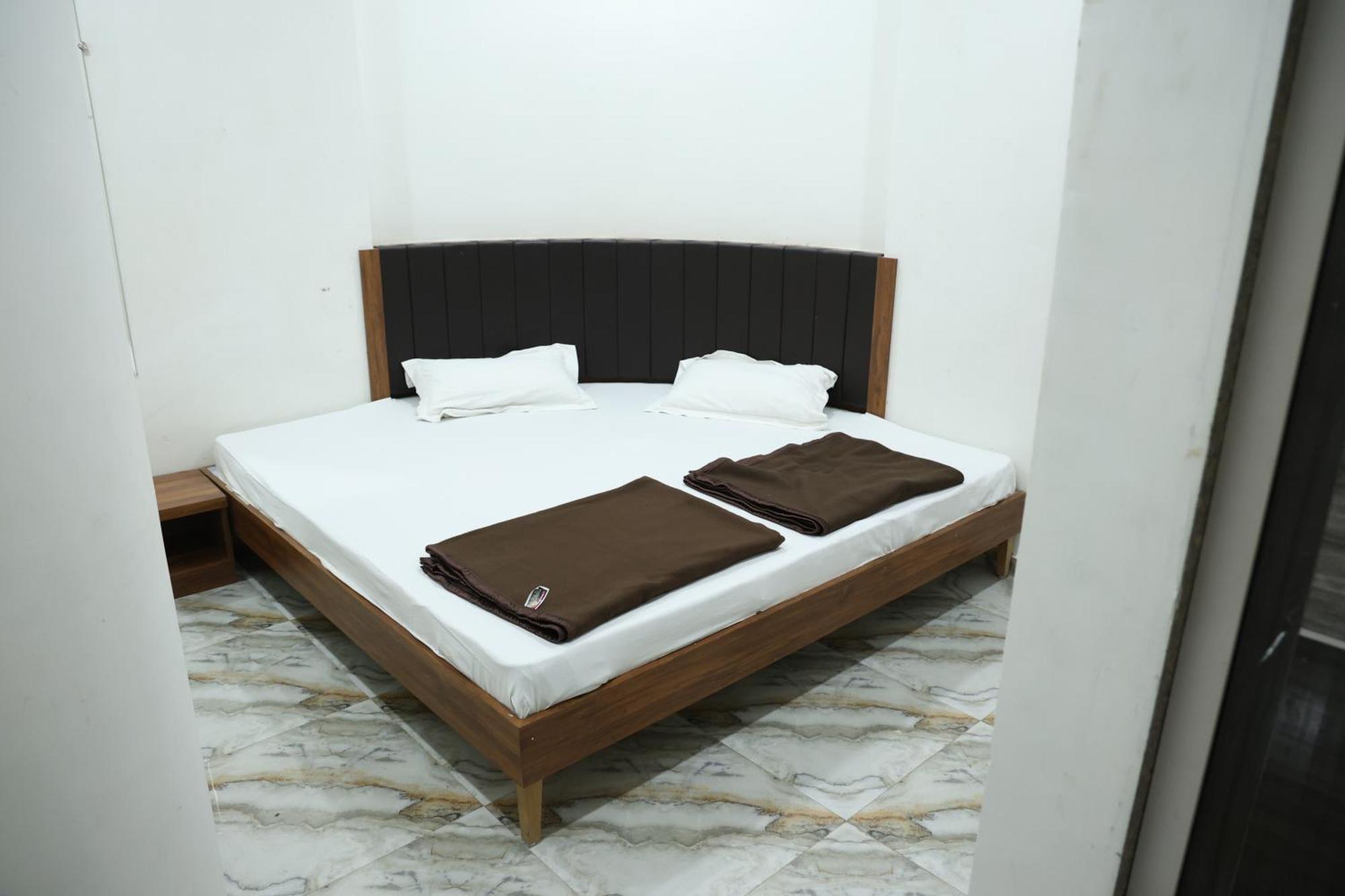 Hotel Aaram Kalupur Ahmedabad Eksteriør bilde