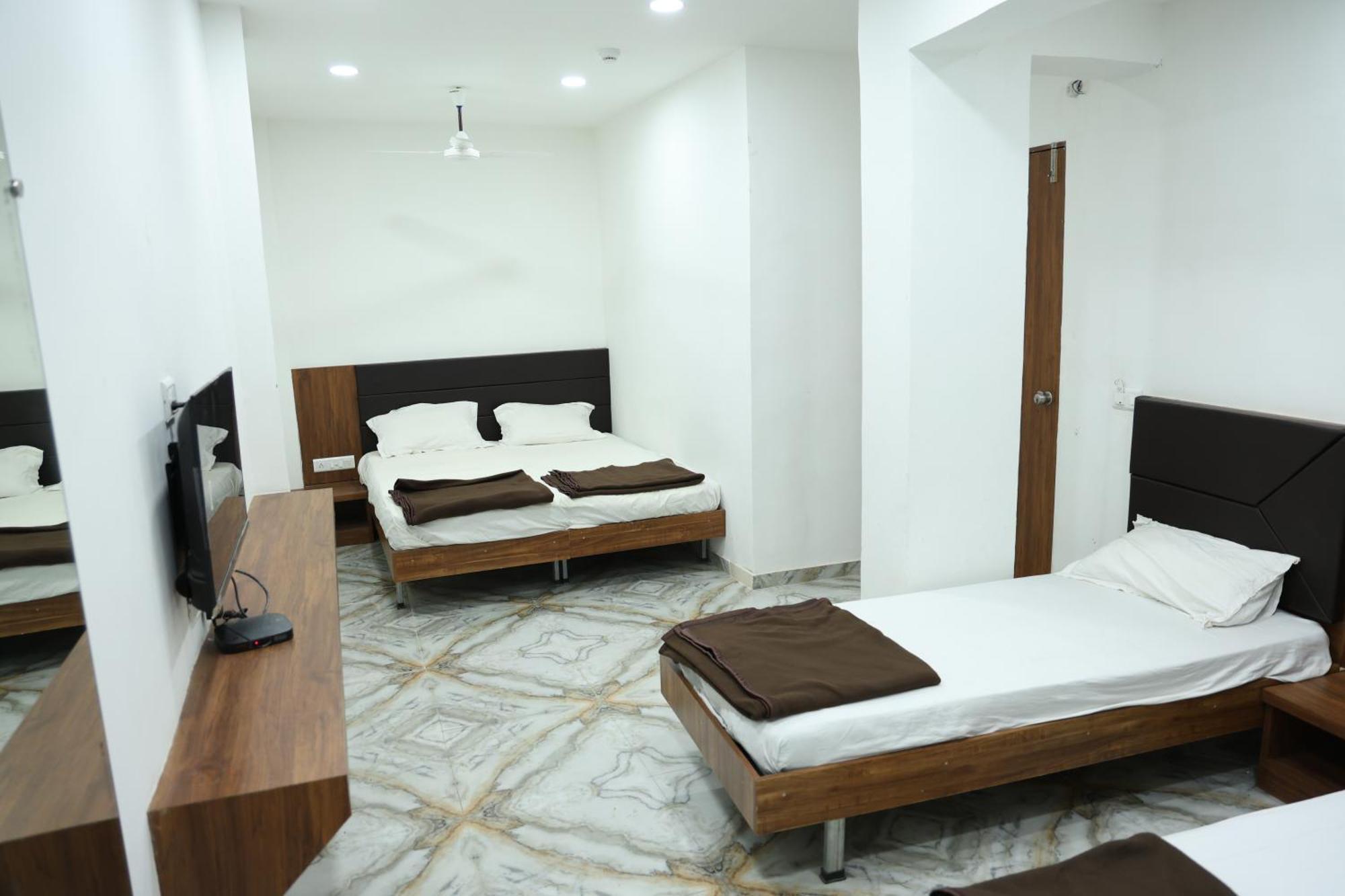Hotel Aaram Kalupur Ahmedabad Eksteriør bilde