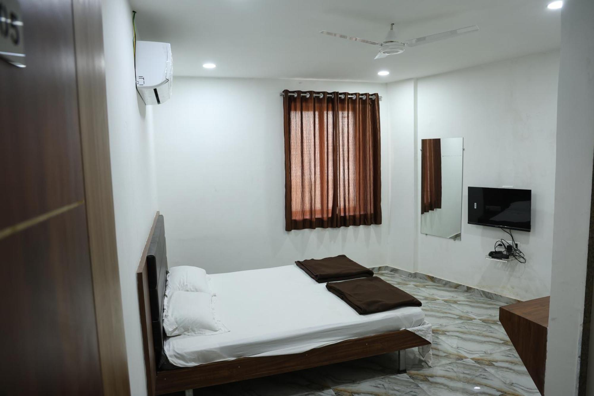 Hotel Aaram Kalupur Ahmedabad Eksteriør bilde
